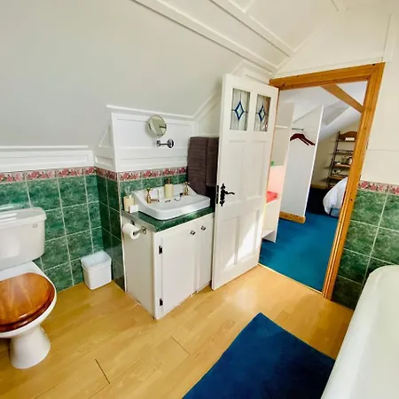 B&B Ballyv House: Private King With En-suite Bathroom, Breakfast, Near Cliffs Of Moher
